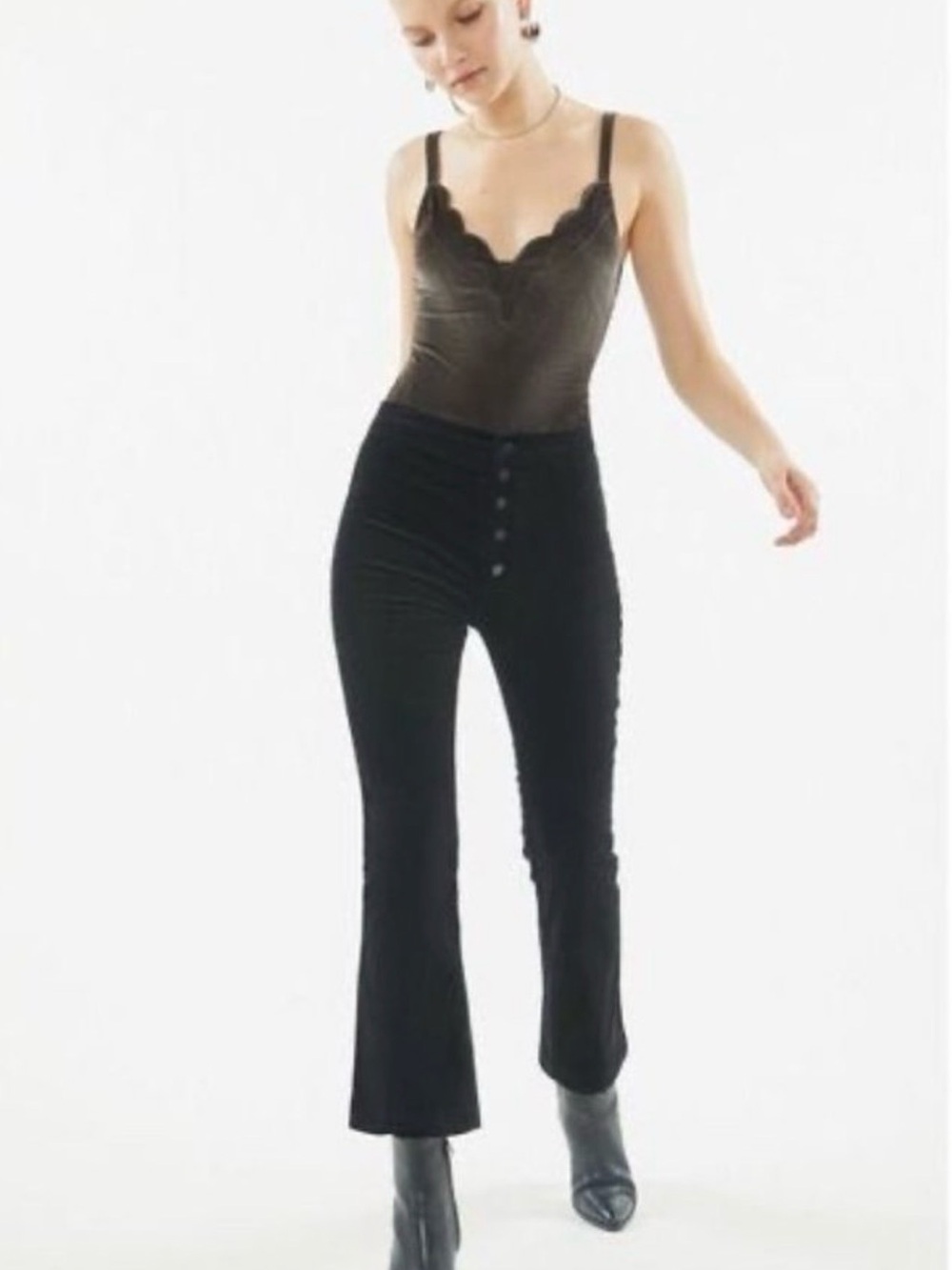 Urban Outfitters Kat Velvet High-Waisted Kick Flare Pants Black Size 4